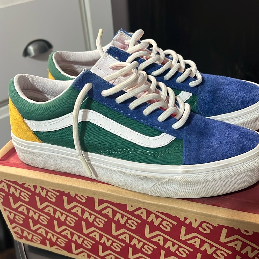 LIKE NEW VANS